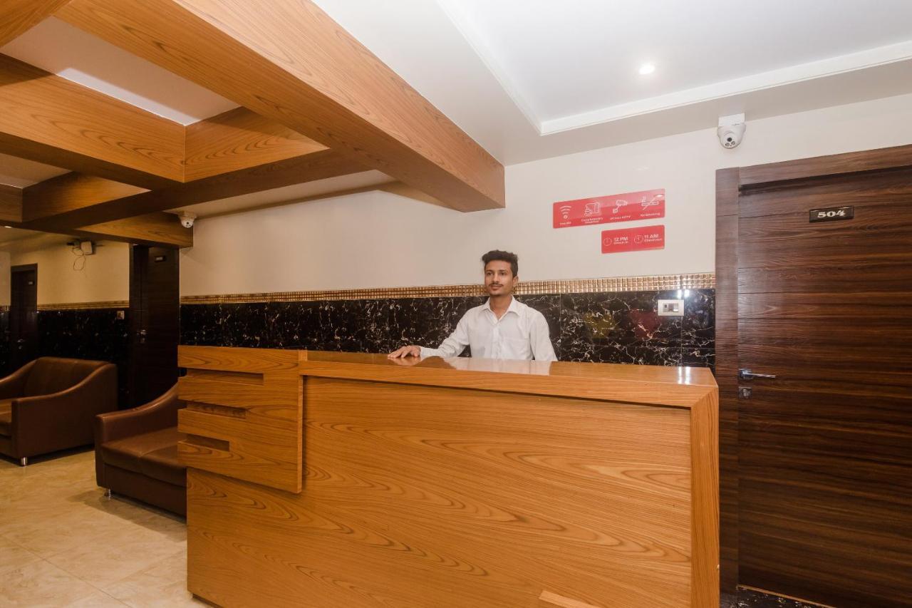 Готель Vaccinated Staff - Oyo 22055 Dadar Residency Мумбаї Екстер'єр фото