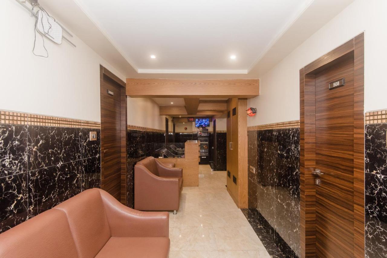 Готель Vaccinated Staff - Oyo 22055 Dadar Residency Мумбаї Екстер'єр фото